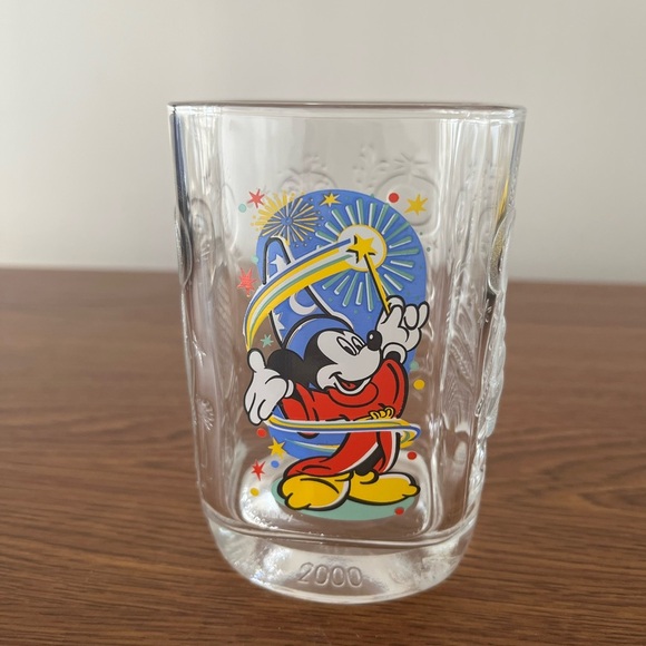 DISNEY WORLD 2000 X McDonalds Mickey Mouse Magician Glass Cup - Picture 1 of 6